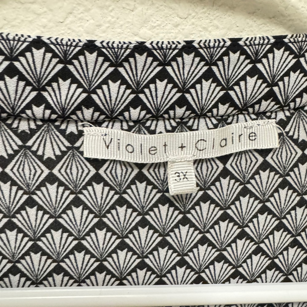 Violet + Claire Black White Geometric Print Tunic Top 3X - Picture 2 of 4